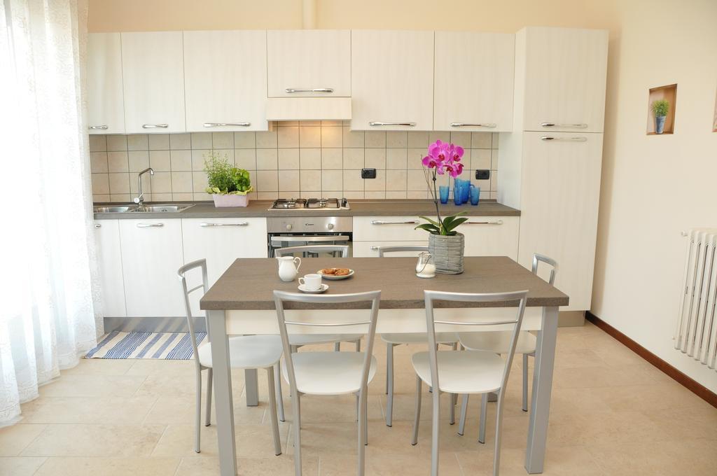 Salvi Appartement Peschiera del Garda Kamer foto